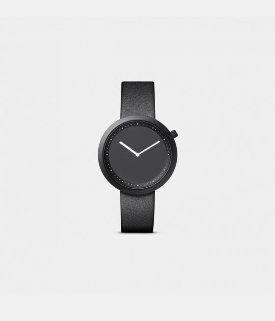 Circular facet watch