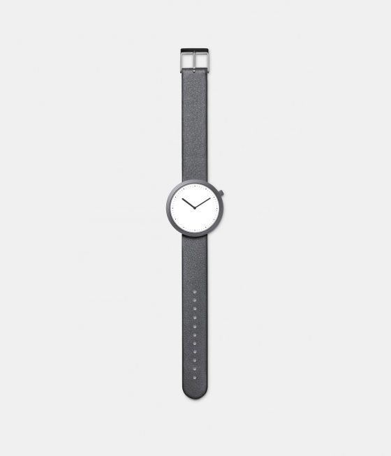 Circular facet watch