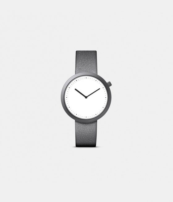 Circular facet watch