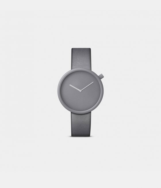 Circular facet watch